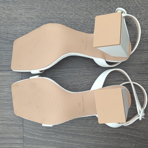 Raid Block Heel Sandal - Picture 9 of 9